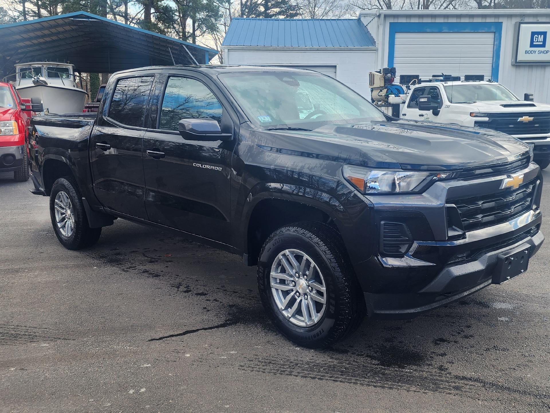 2025 Chevrolet Colorado WT/LT