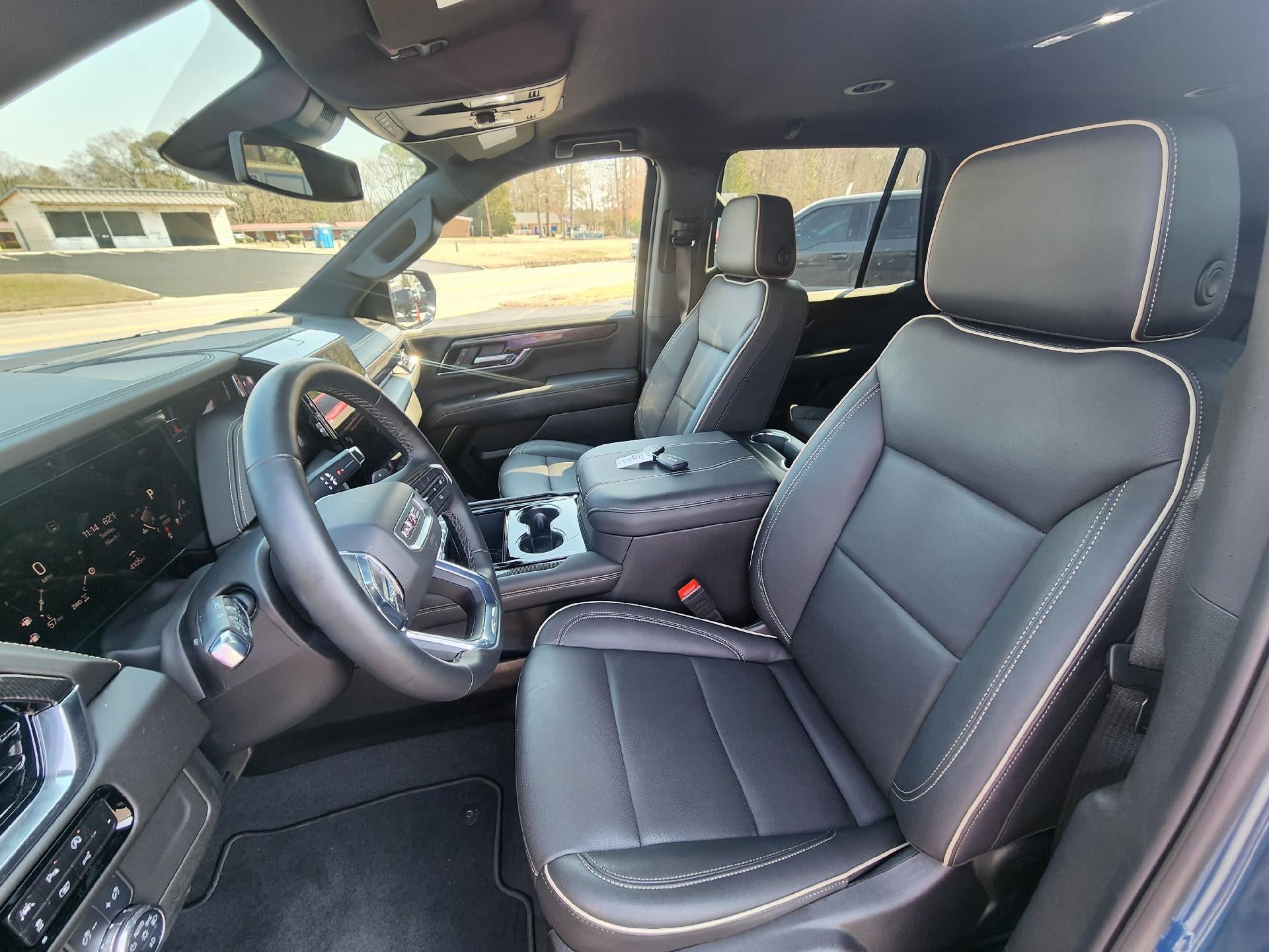 2025 GMC Yukon Elevation