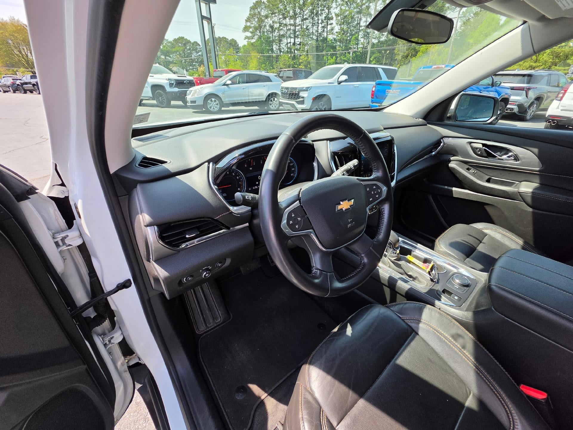 2021 Chevrolet Traverse LT Leather