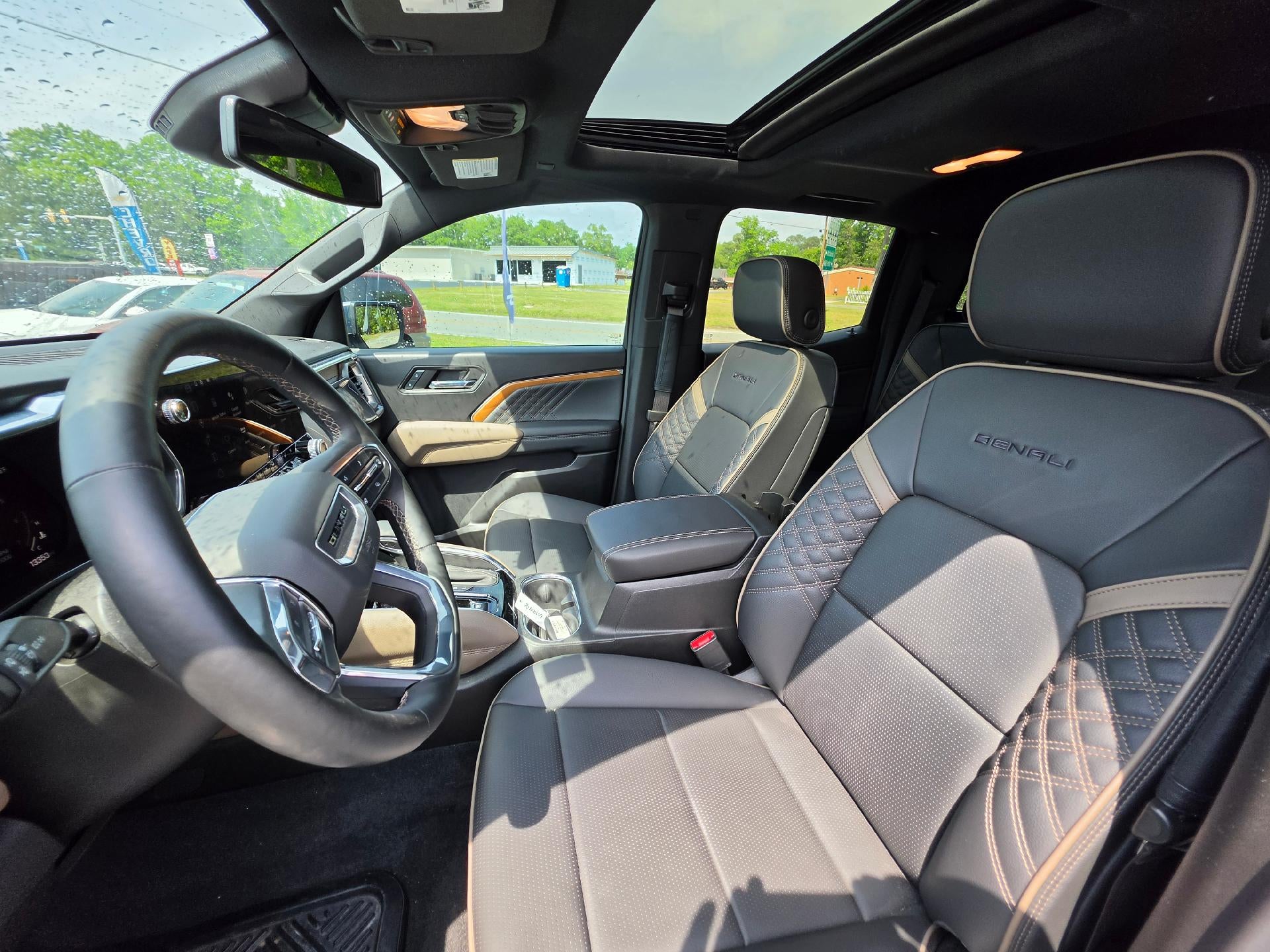 2024 GMC Canyon Denali