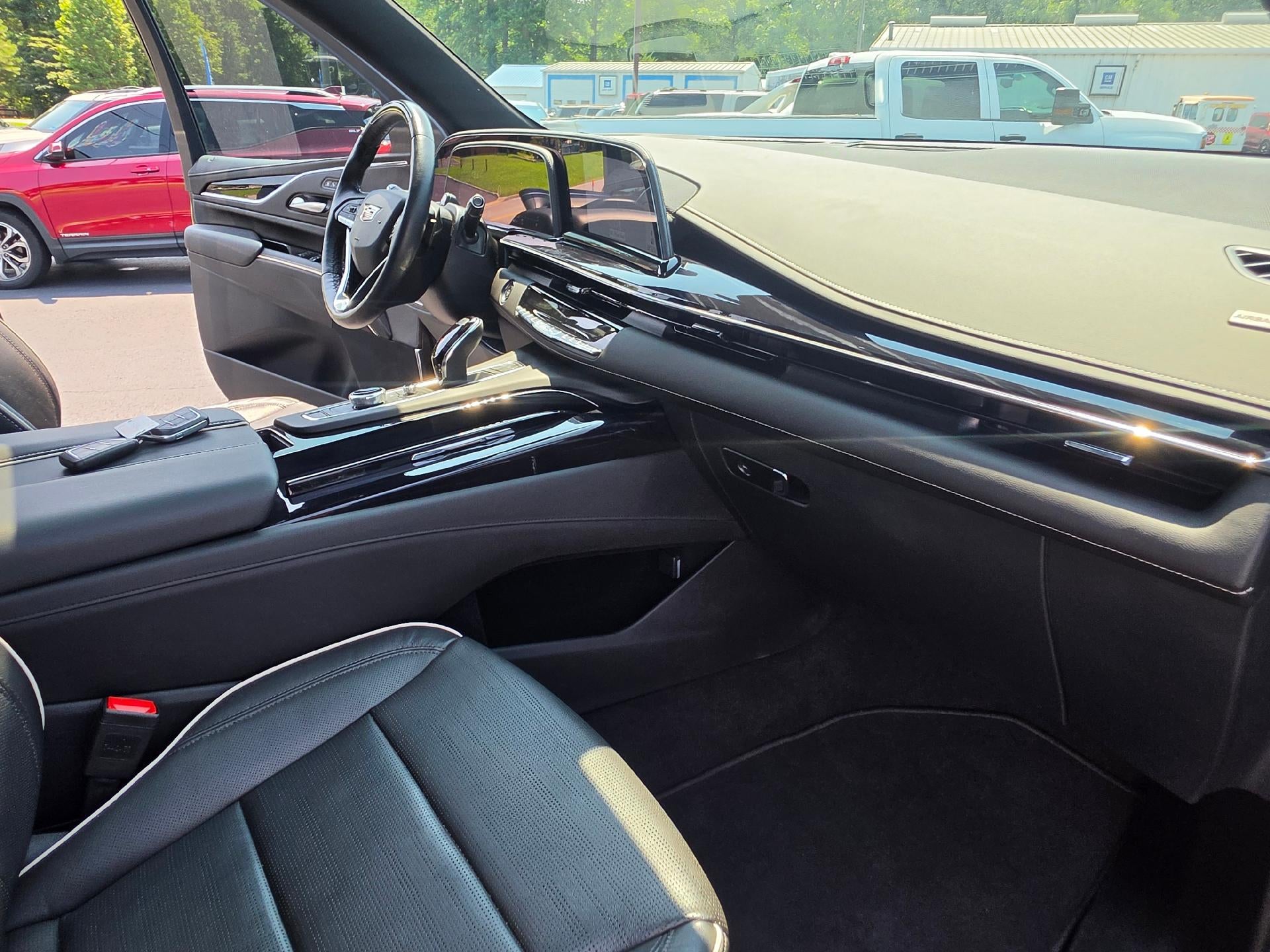 2024 Cadillac Escalade ESV Sport